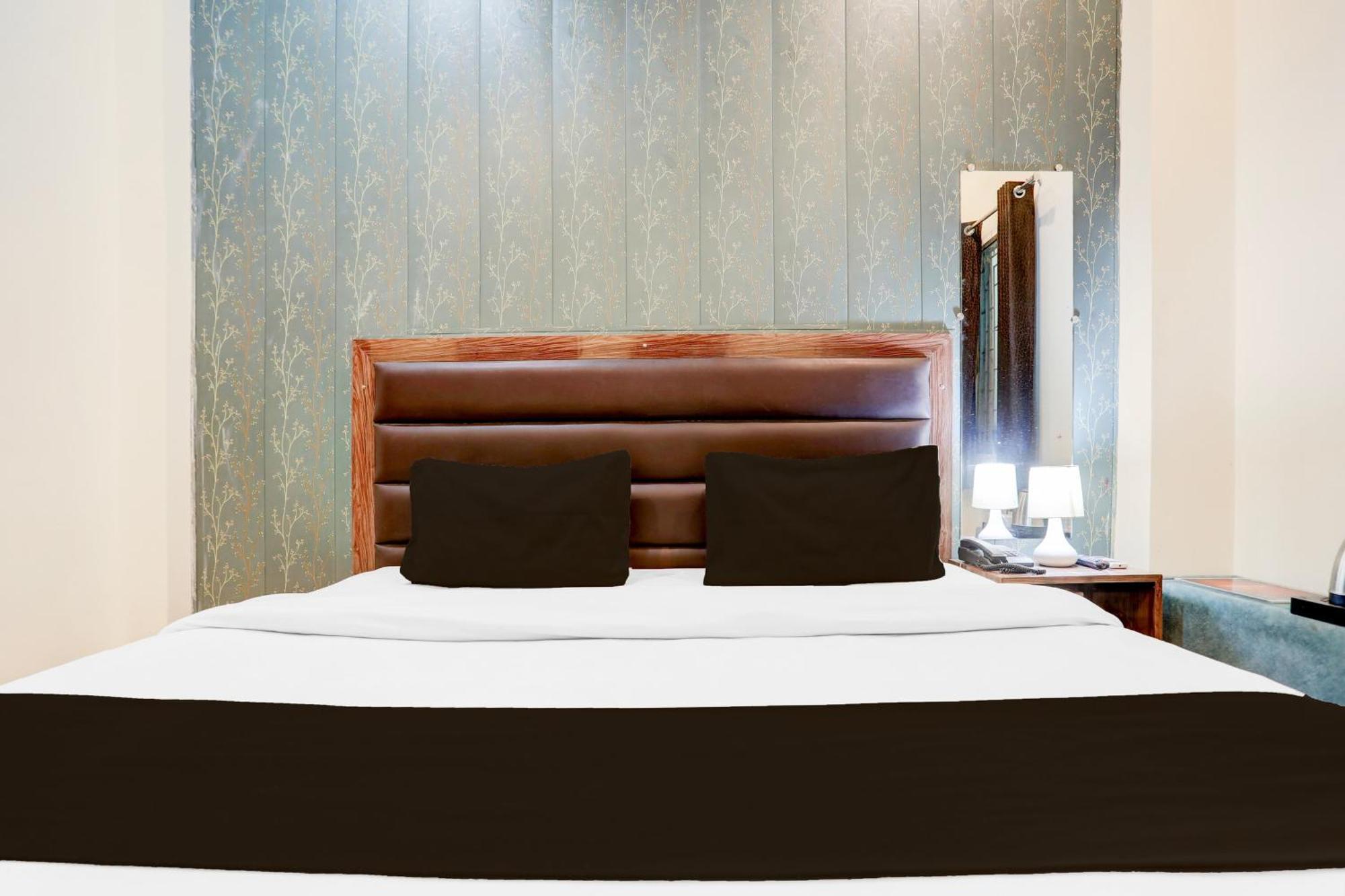 Super Hotel O Sankat Mochan Gandhi Nagar Kakarmatha 外观 照片