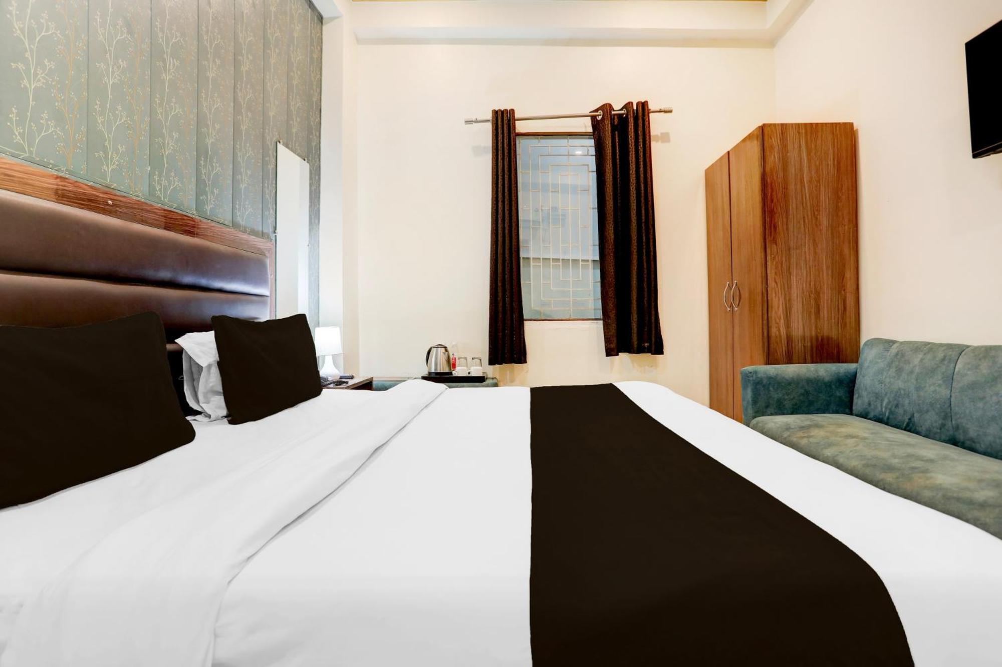 Super Hotel O Sankat Mochan Gandhi Nagar Kakarmatha 外观 照片